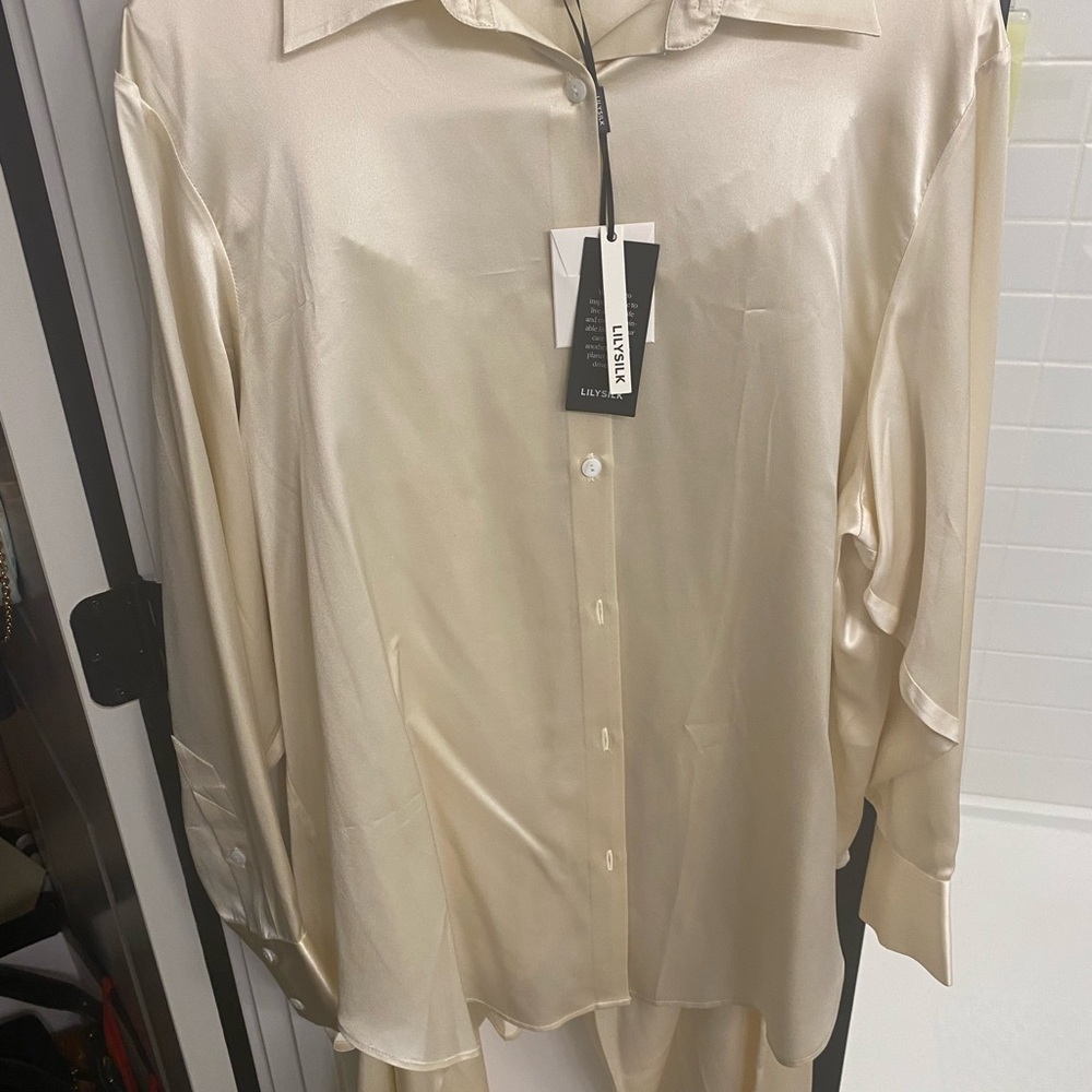 New With Tags Lily Silk Lounge Wear
